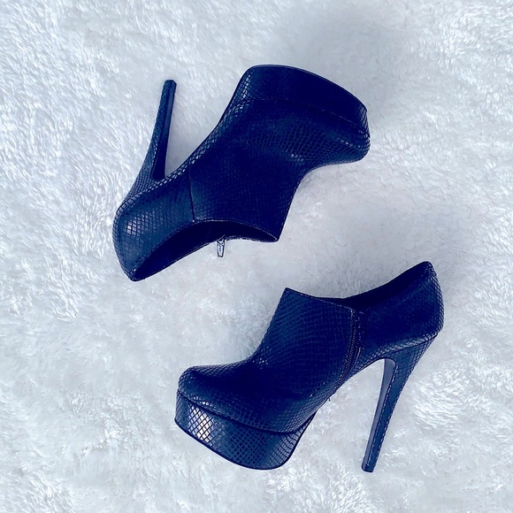 Aldo Black High Heeled Snake Skinned Ankle Boot - Picture 2 of 7